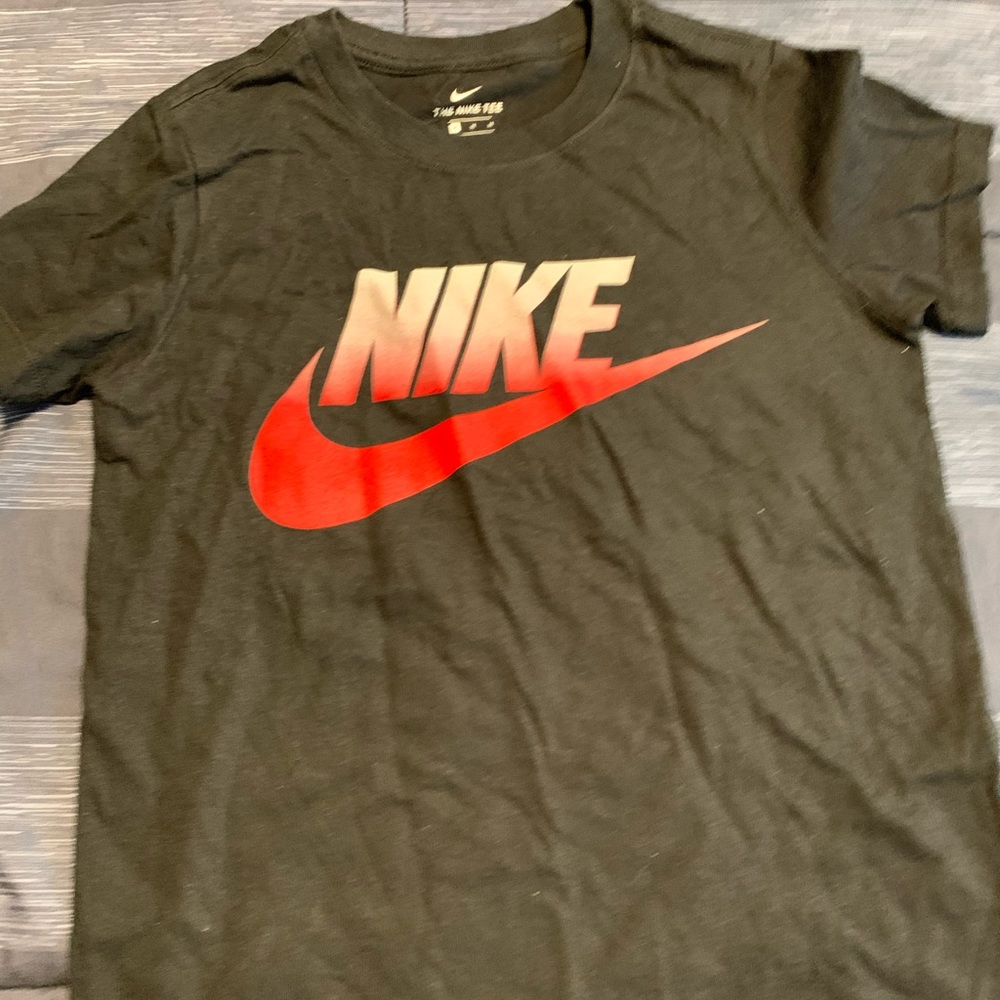 Boys Nike tee